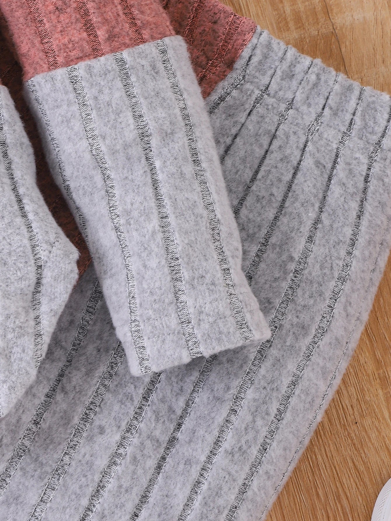 2PCS Autumn And Winter New Style For Girls 2-7 Years Old, Comfortable And Cute Pink Matching White Gray Pit Strip Suit